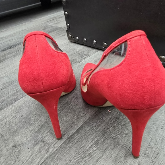 Jessica Simpson Bold Red Heels - Picture 3 of 7
